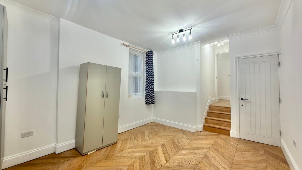 Flat High Road Leyton in Greater London