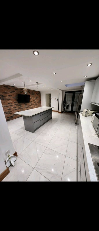 Room Salisbury Road in Greater London