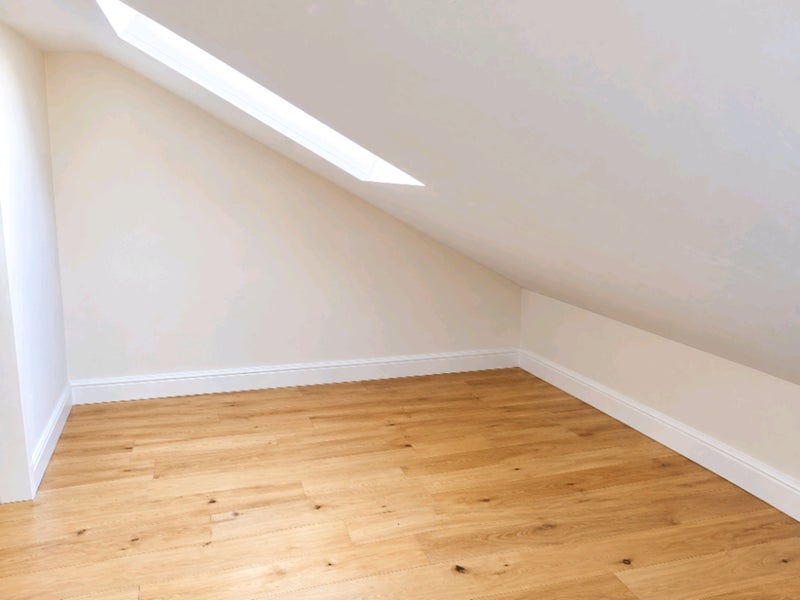 Room Salisbury Road in Greater London