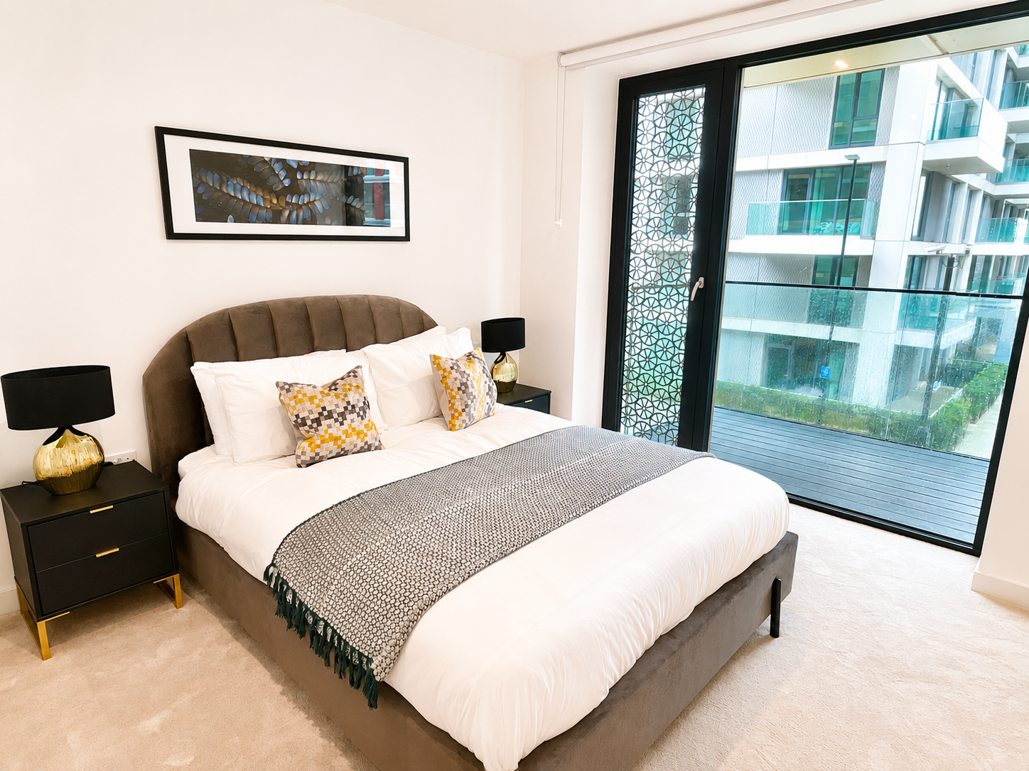 Flat Clipper Street in Greater London
