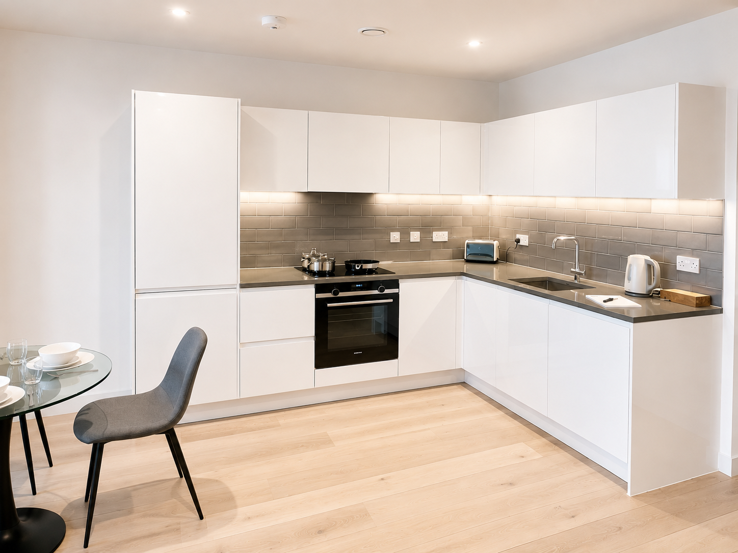 Flat Clipper Street in Greater London