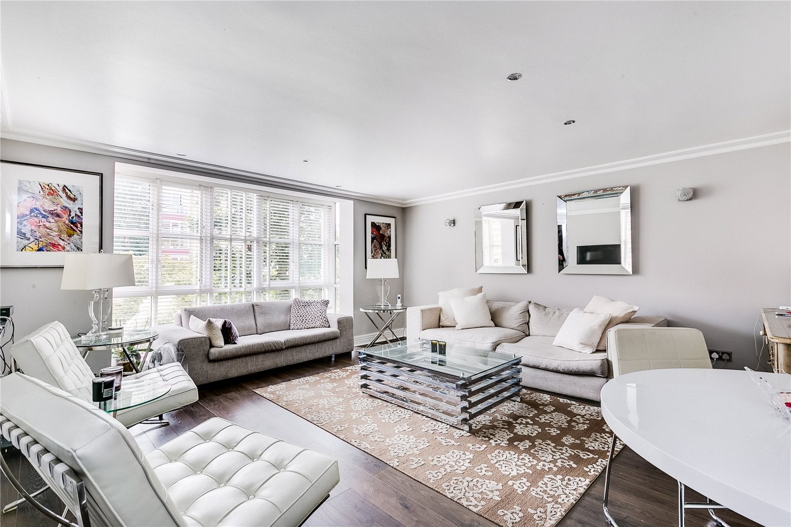 Flat Oriel Drive in Greater London