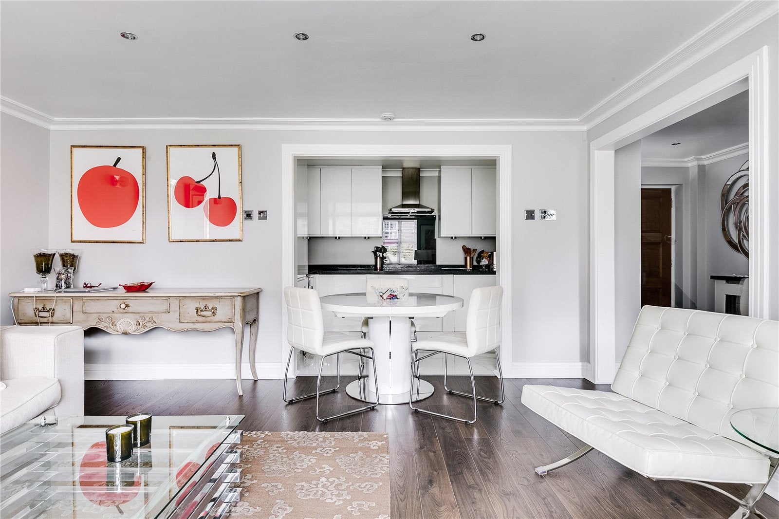 Flat Oriel Drive in Greater London