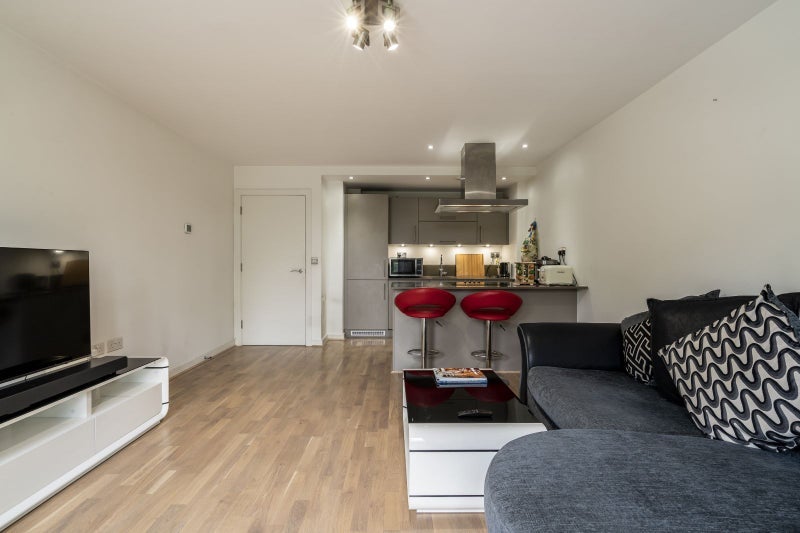 Room Stebondale Street in Greater London