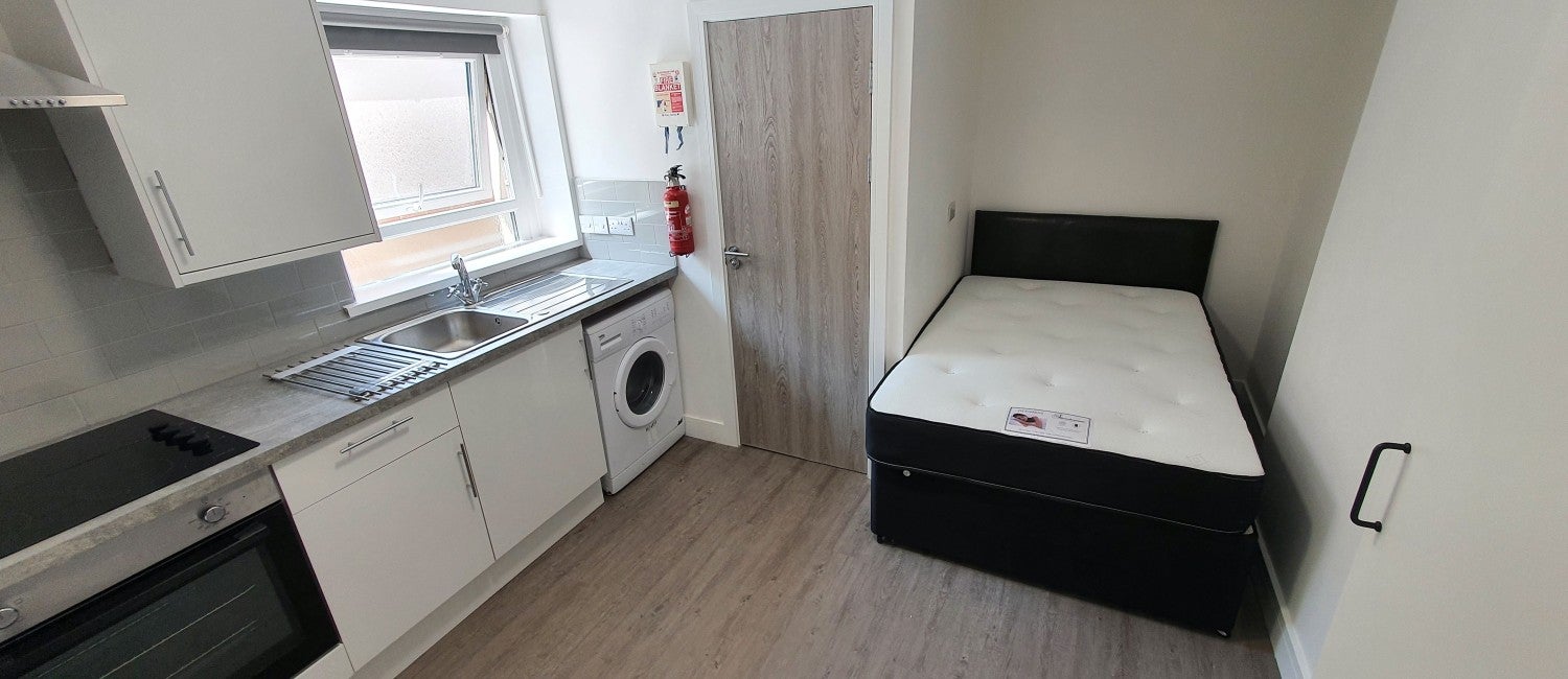Flat North Luton Place in Cardiff