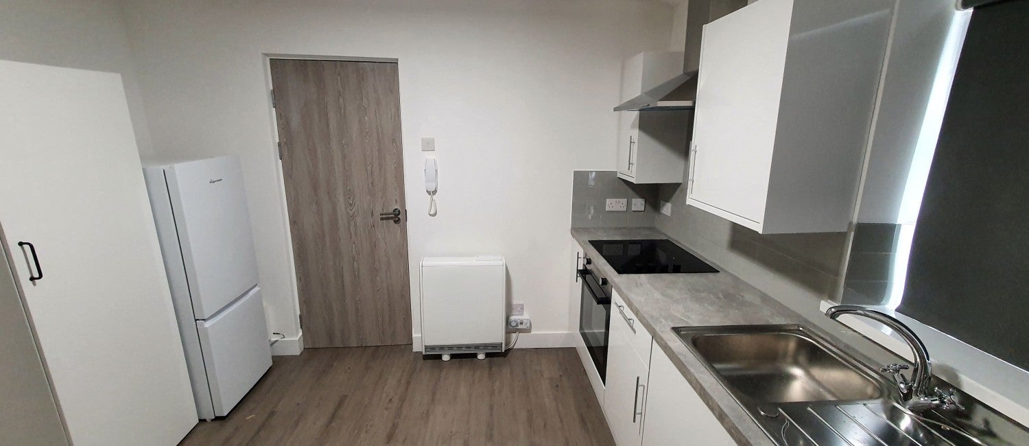 Flat North Luton Place in Cardiff