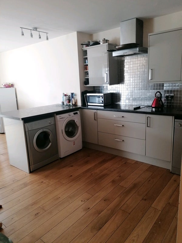 Room Rockley Road in Poole