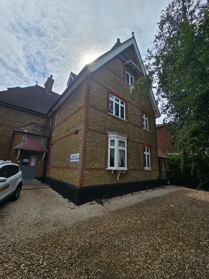 Flat Corkran Road in Greater London