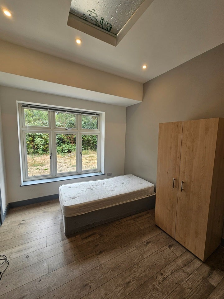 Flat Corkran Road in Greater London