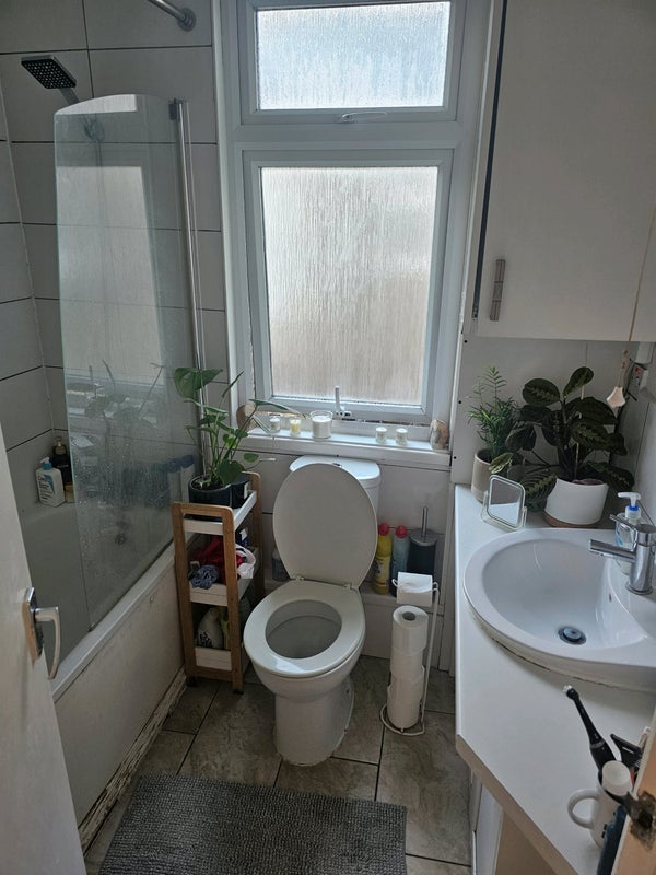 Room Engleheart Road in Greater London
