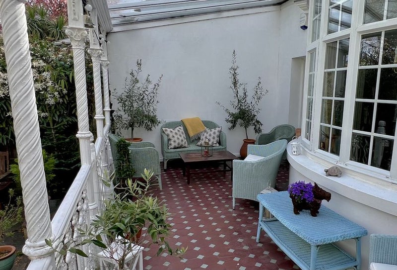 Room Brackley Road in Greater London