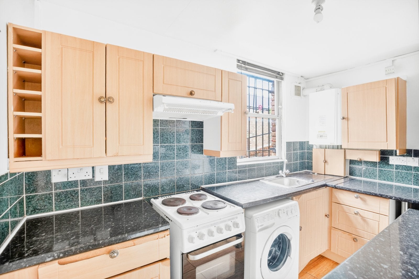 Flat Lismore Walk in Greater London