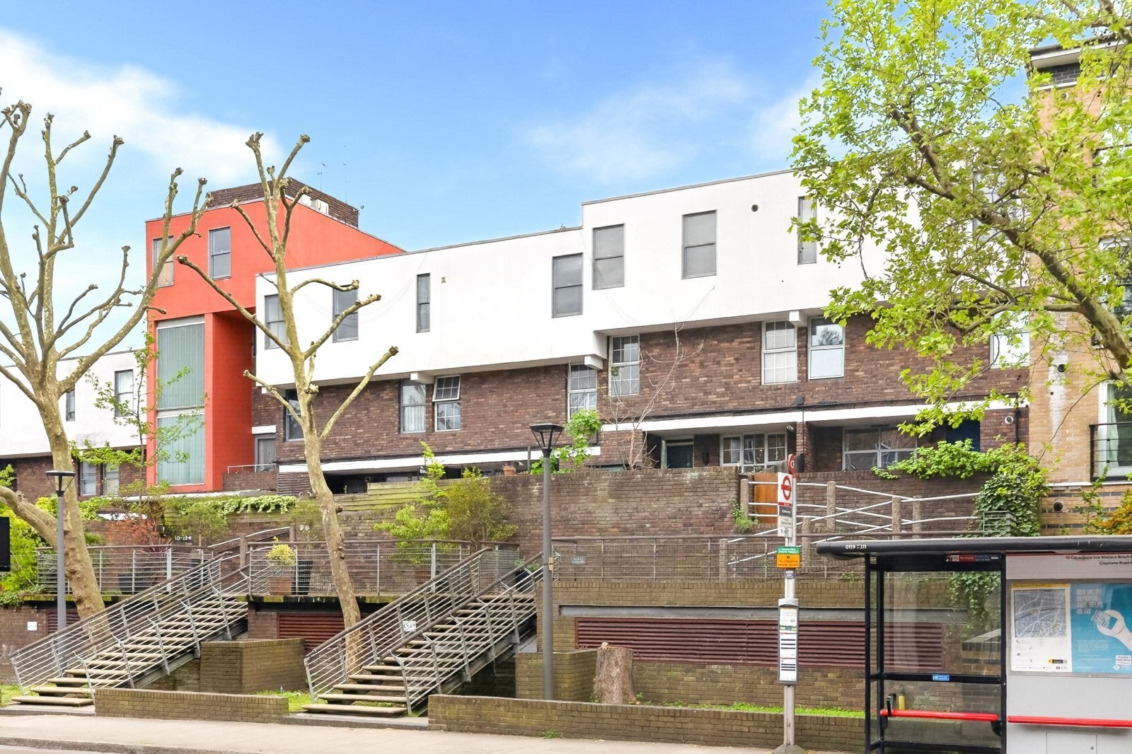 Flat Lismore Walk in Greater London