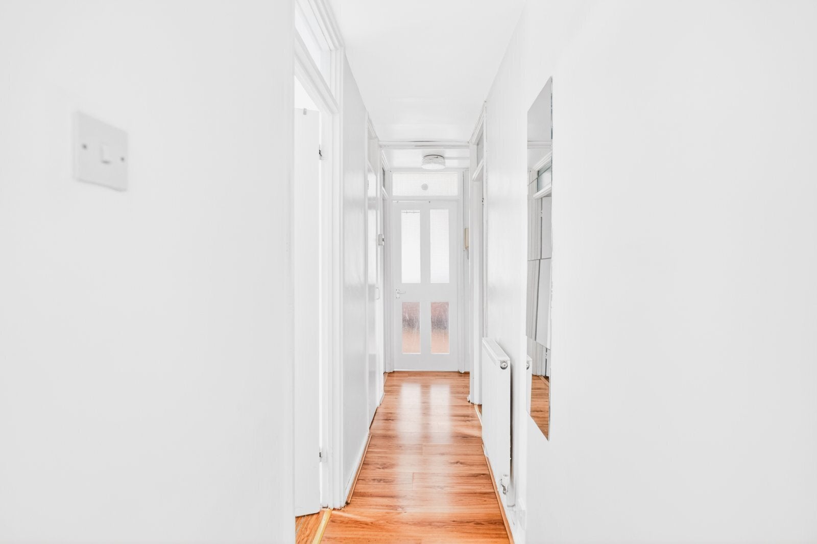 Flat Lismore Walk in Greater London