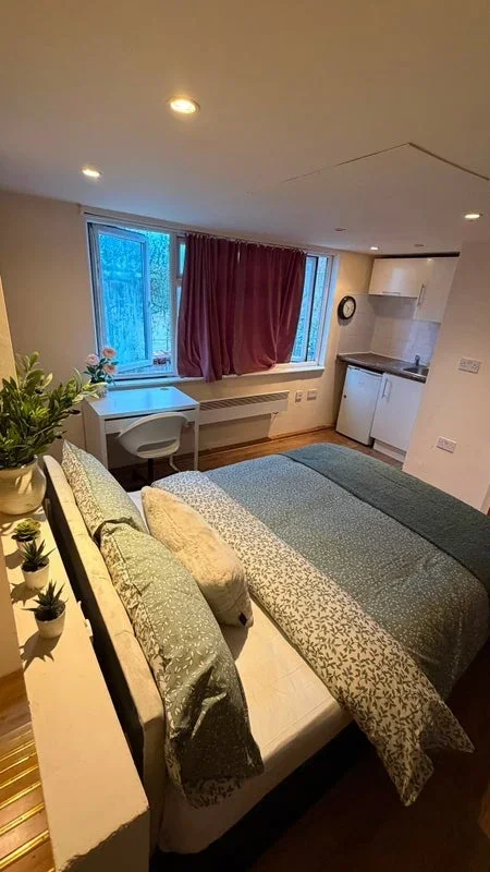 Flat Middleham Road in Greater London
