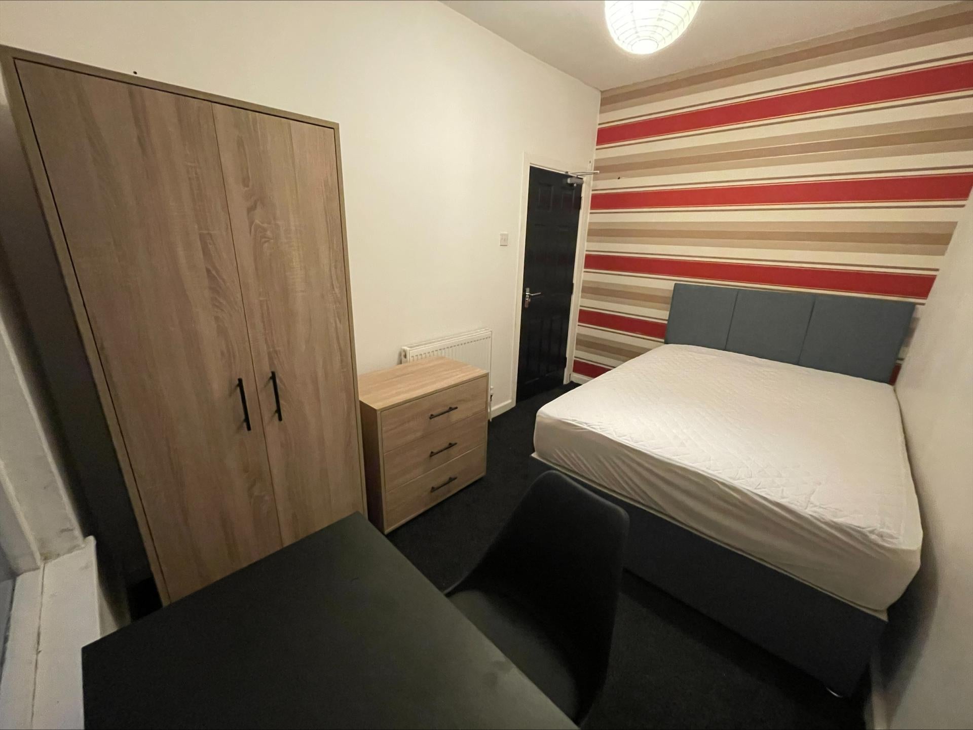 Room Grosvenor Road in Liverpool