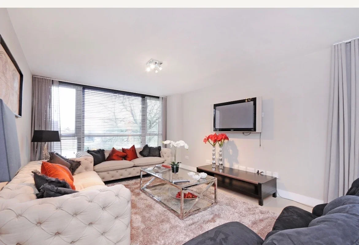 Flat Finchley Road in Greater London