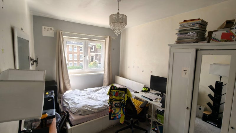 Room Victoria Way in Greater London