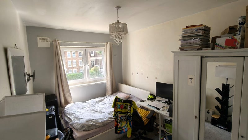 Room Victoria Way in Greater London