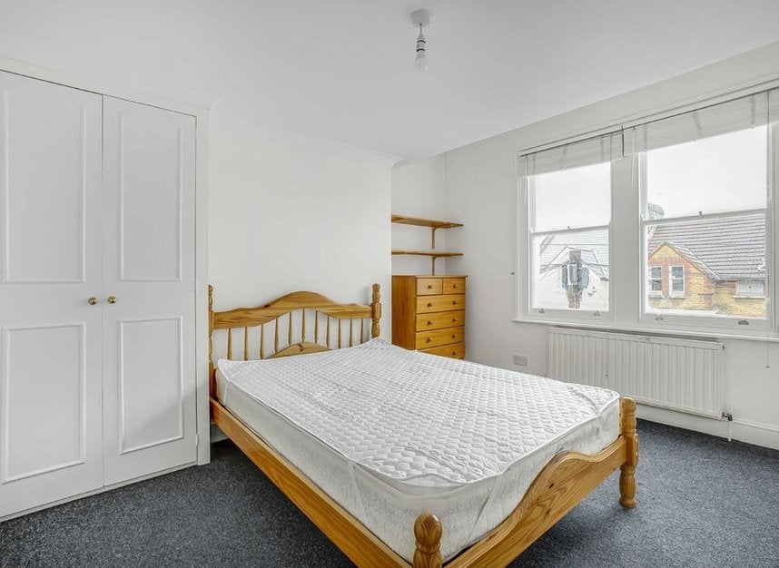 Flat Kenwyn Road in Greater London