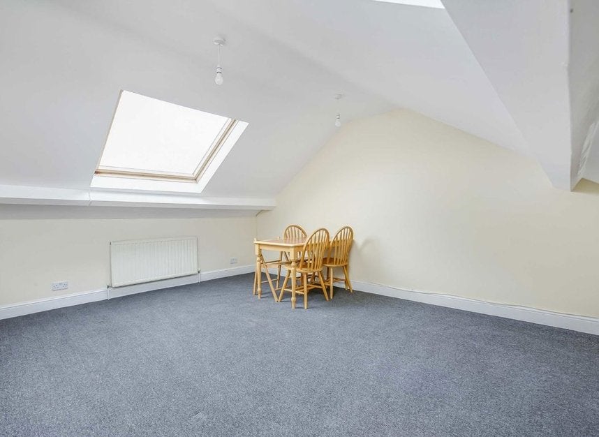 Flat Kenwyn Road in Greater London