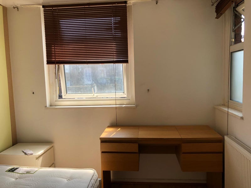 Room Mowatt Close in Greater London