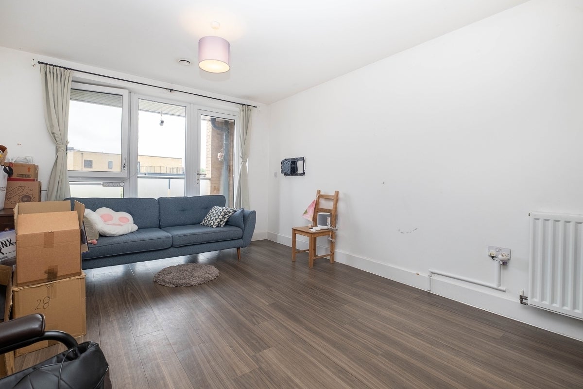 Flat Sidmouth Avenue in Greater London