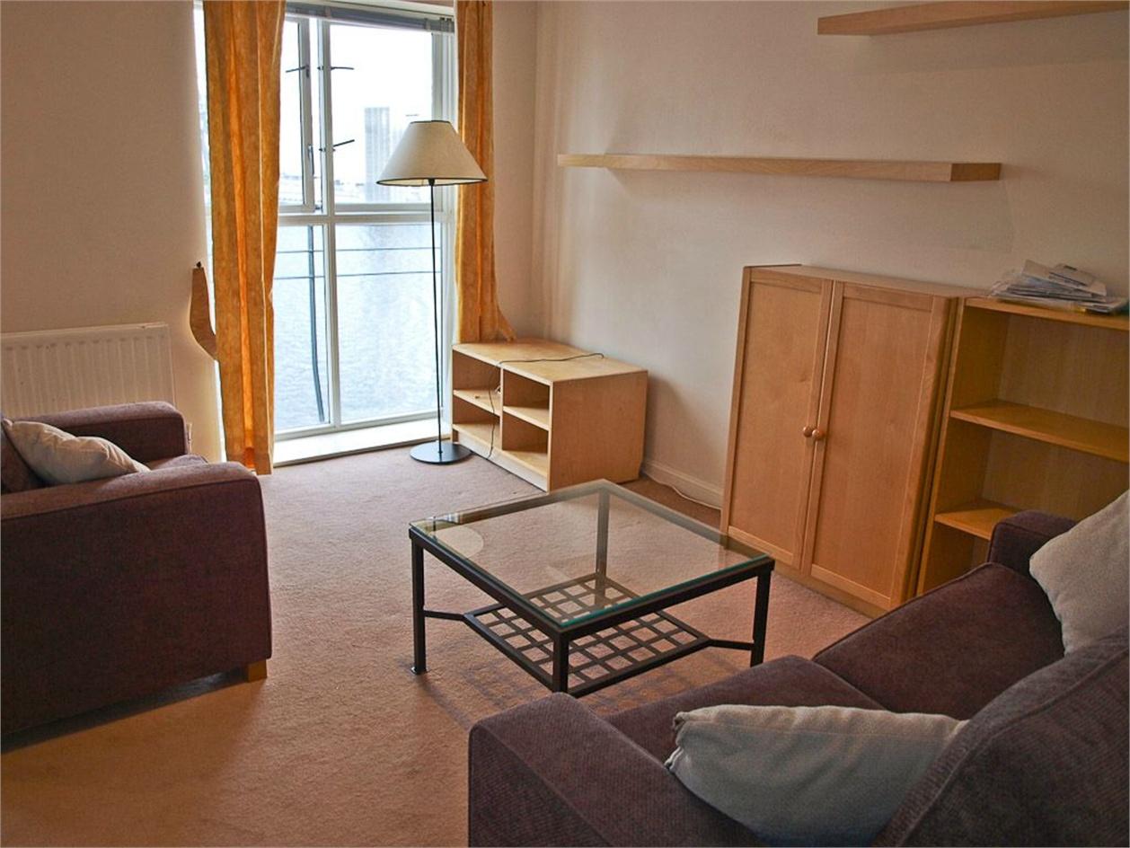 Flat Fairfax Mews in Greater London
