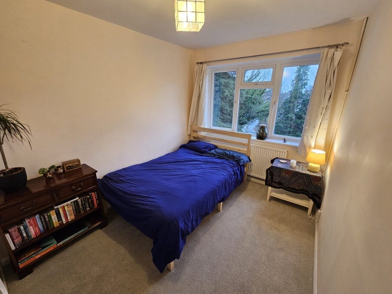 Room Bath Road in Maidenhead