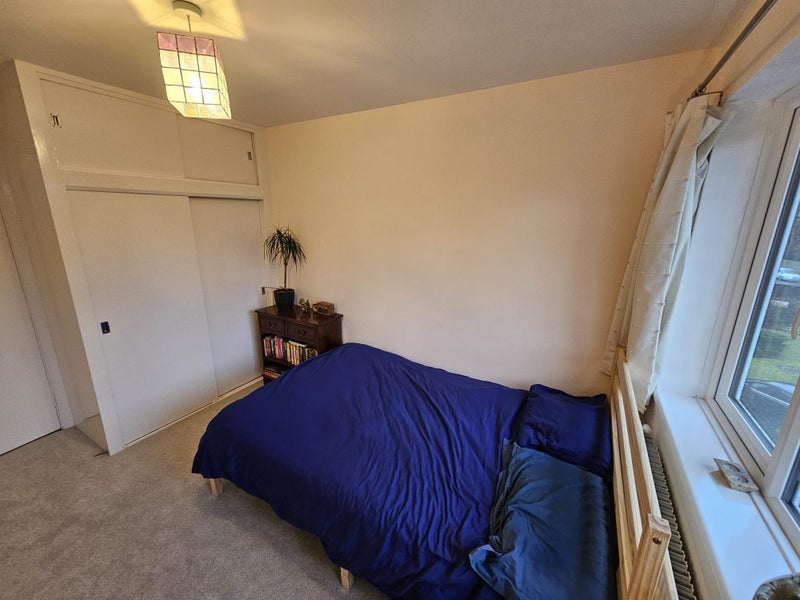 Room Bath Road in Maidenhead