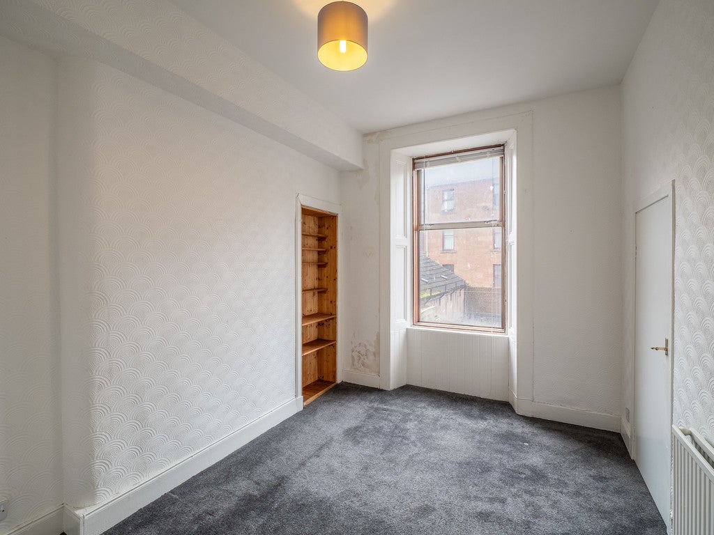 Flat Garmouth Court in Glasgow