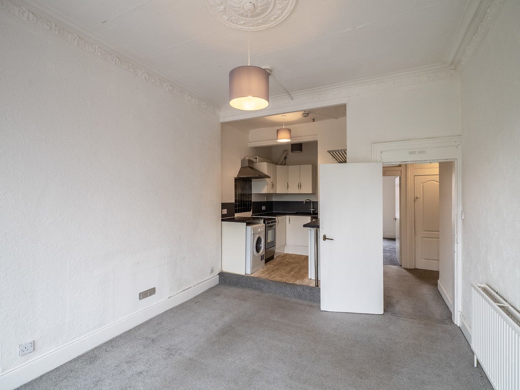 Flat Garmouth Court in Glasgow