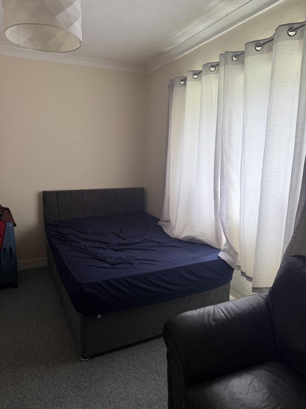 Room Brockburn Road in Glasgow