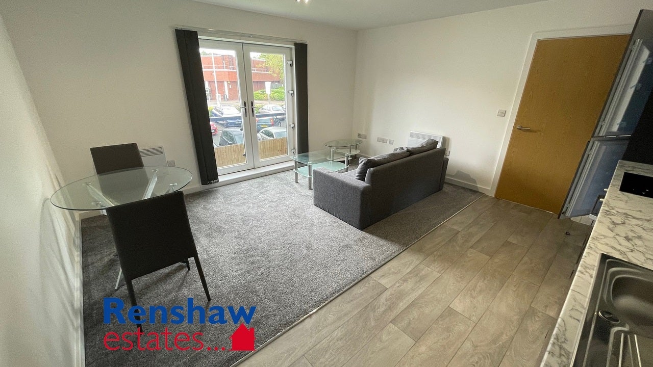 Flat Foxhill Road East in Carlton