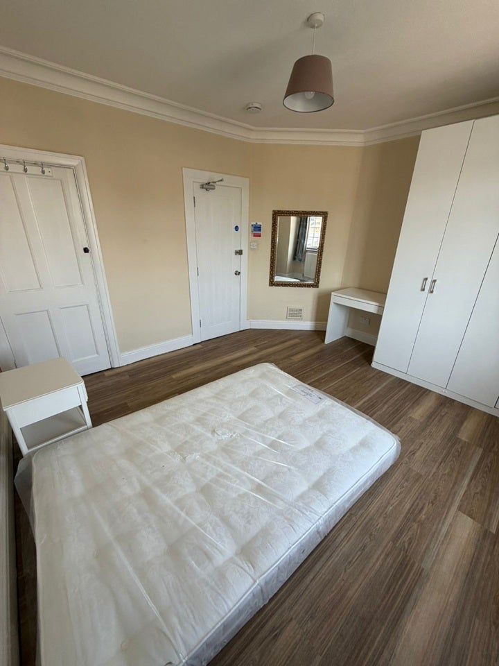 Room Ruxley Lane in Epsom and Ewell