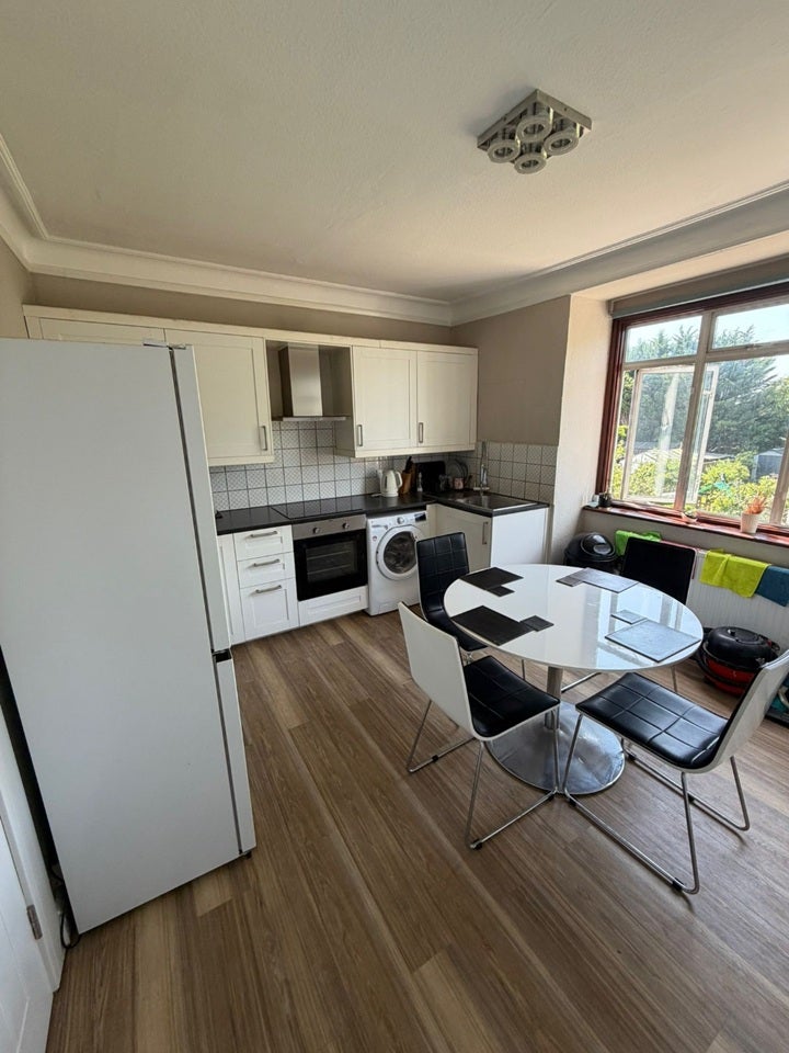 Room Ruxley Lane in Epsom and Ewell