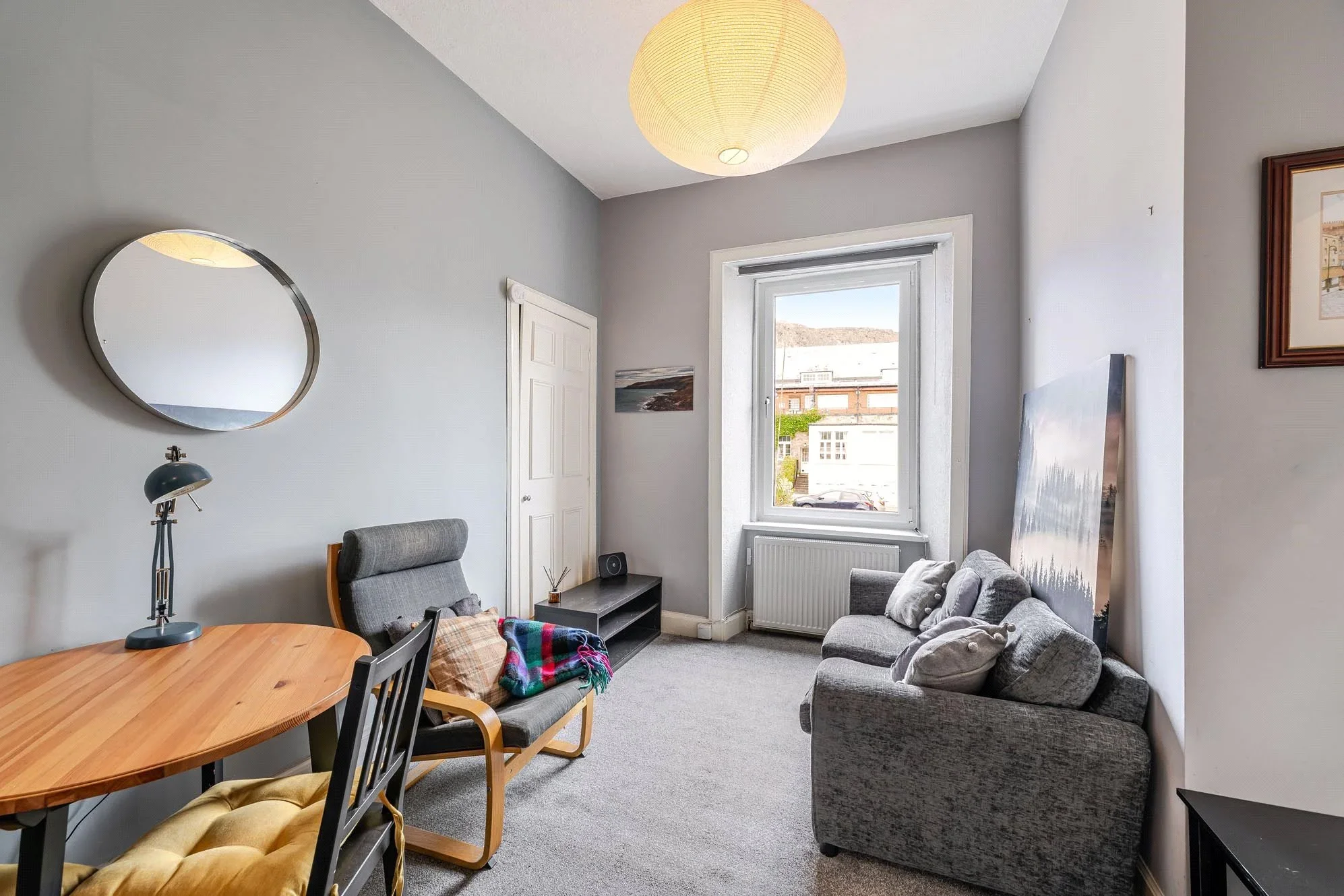 Flat St Leonard's Hill in Edinburgh