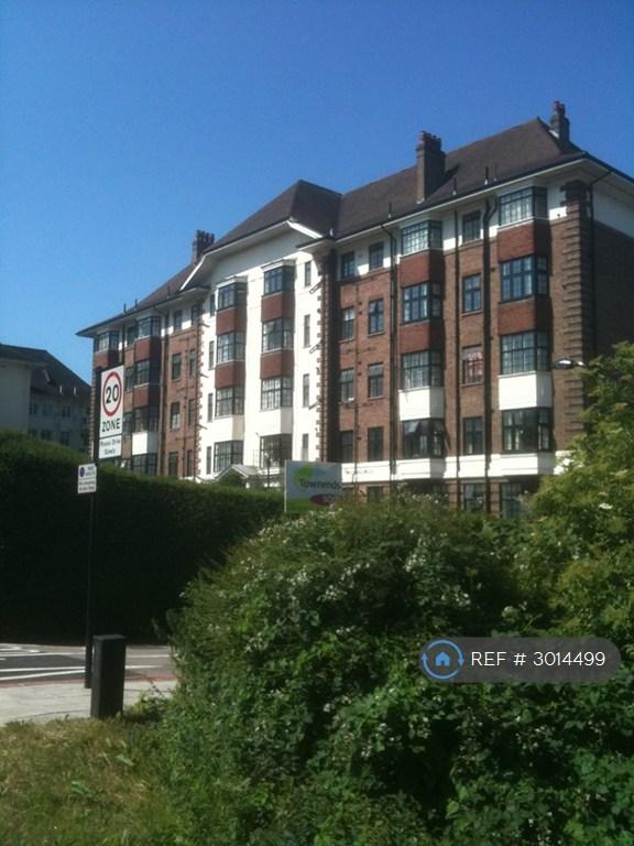 Flat Greystoke Gardens in Greater London