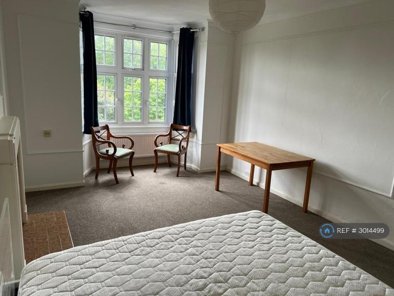 Flat Greystoke Gardens in Greater London