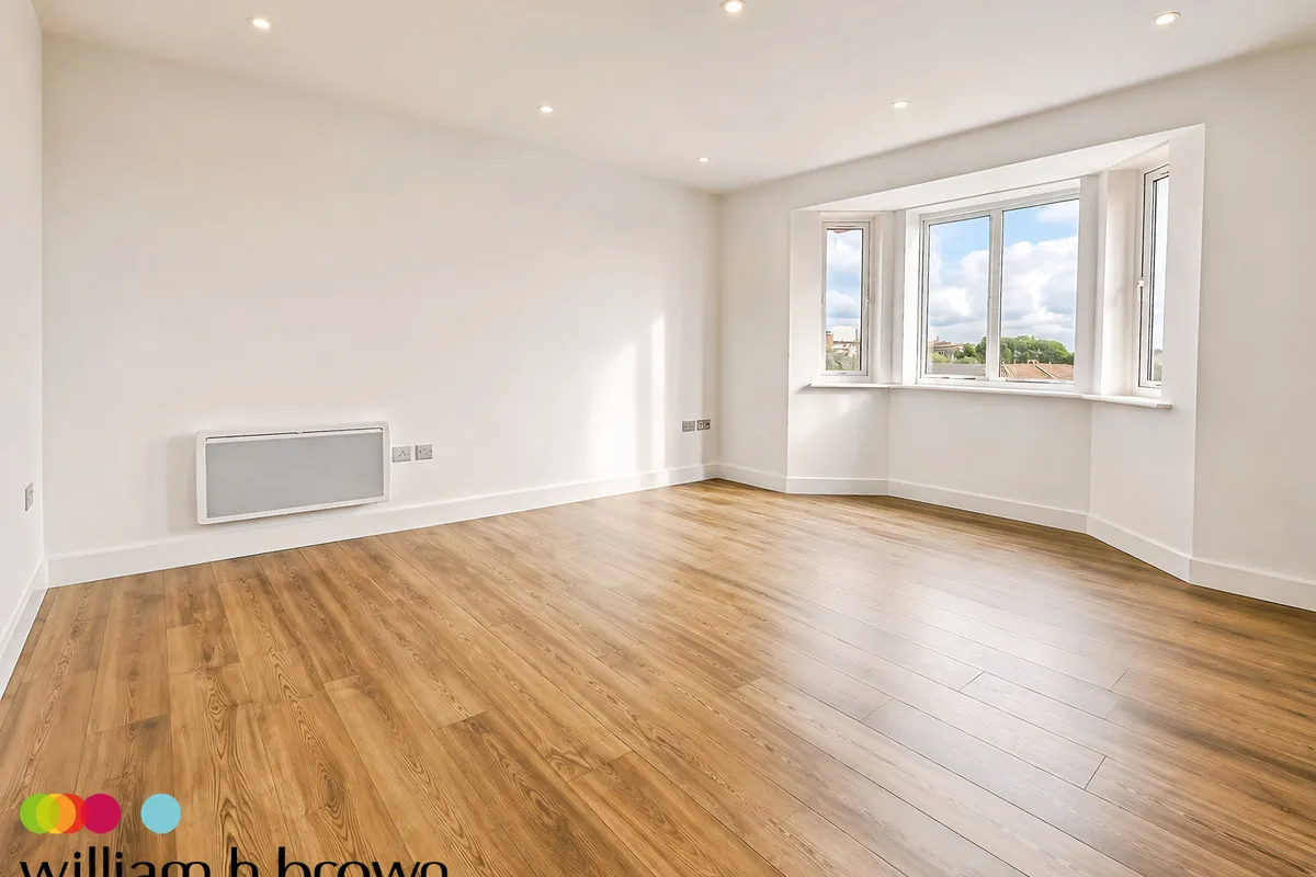 Flat Recreation Avenue in Greater London