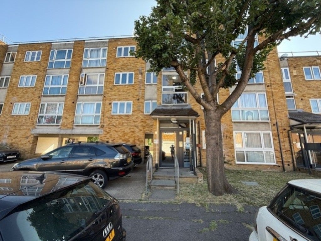 Flat Atherton Place in Greater London