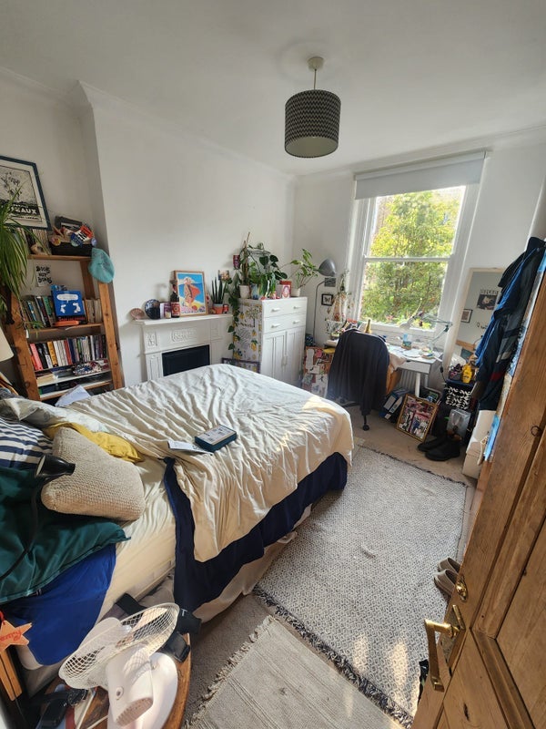 Room Lillie Road in Greater London