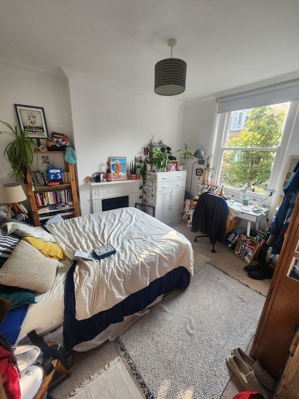 Room Lillie Road in Greater London
