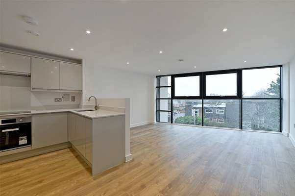 Flat Dedworth Road in Windsor