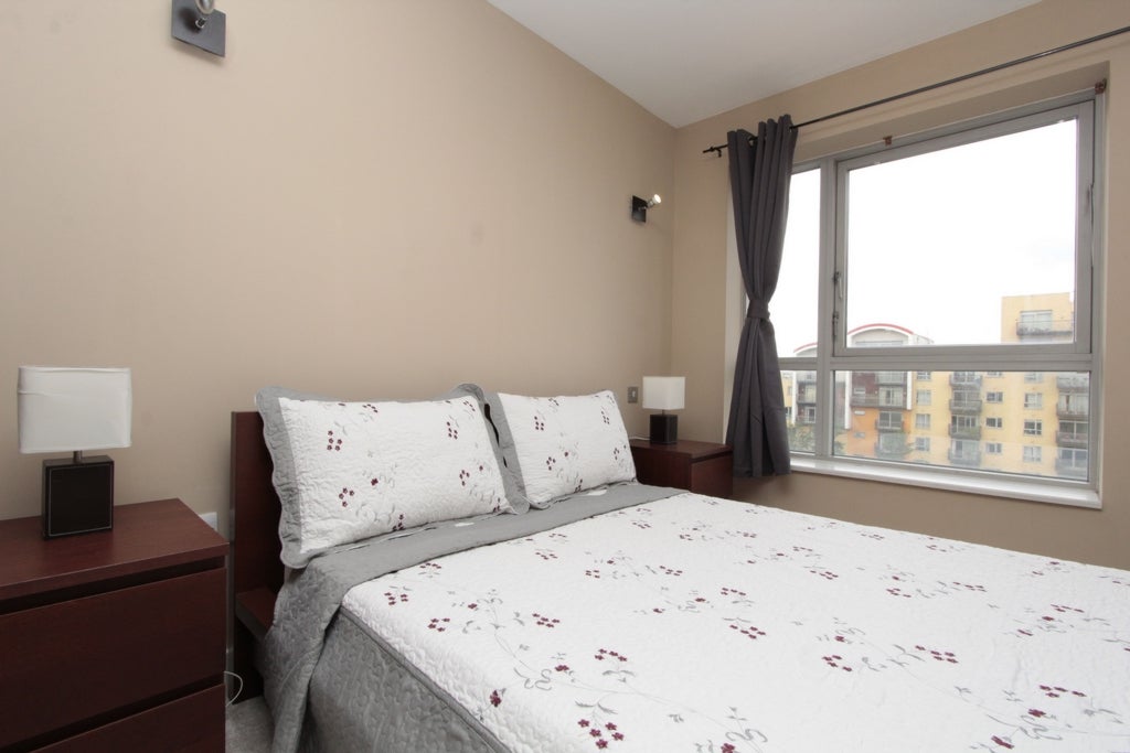 Room Globe Road in Greater London