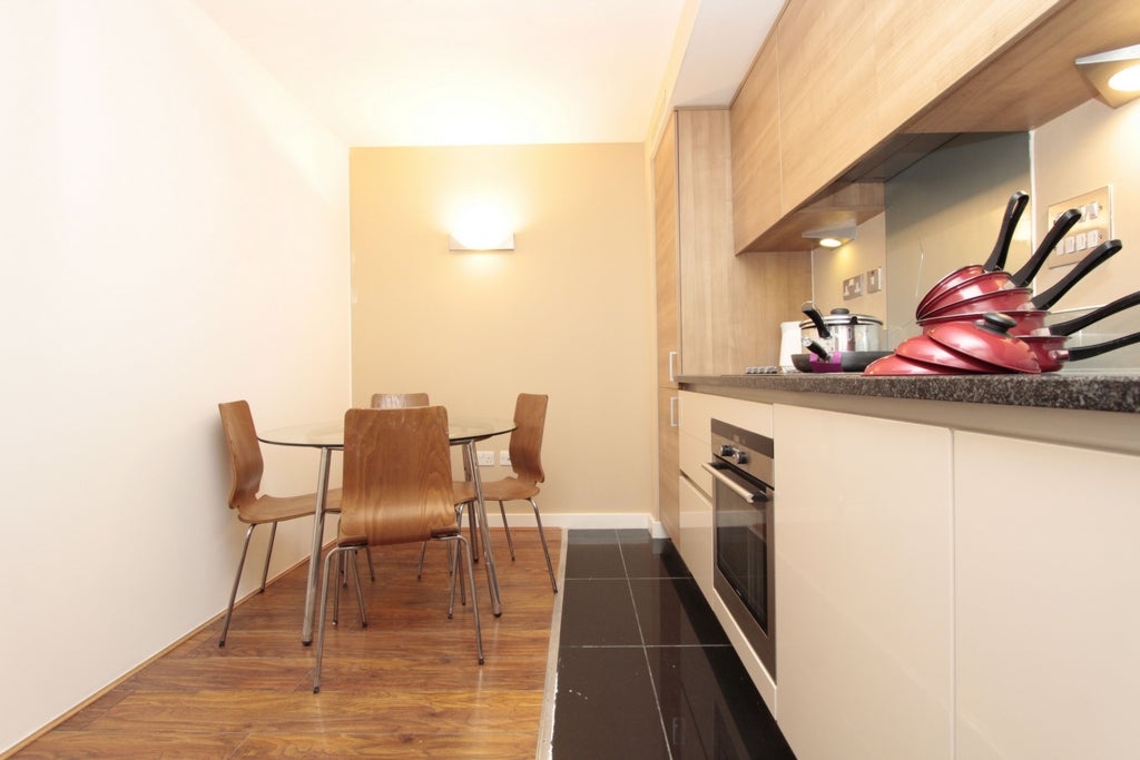 Room Globe Road in Greater London
