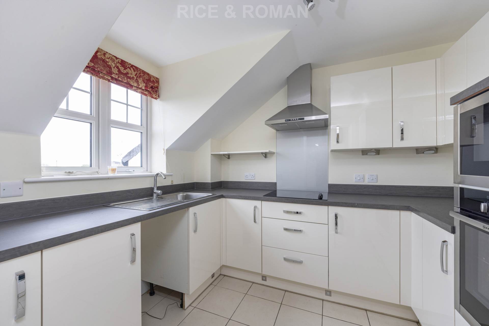 Flat Fairford Road in Maidenhead