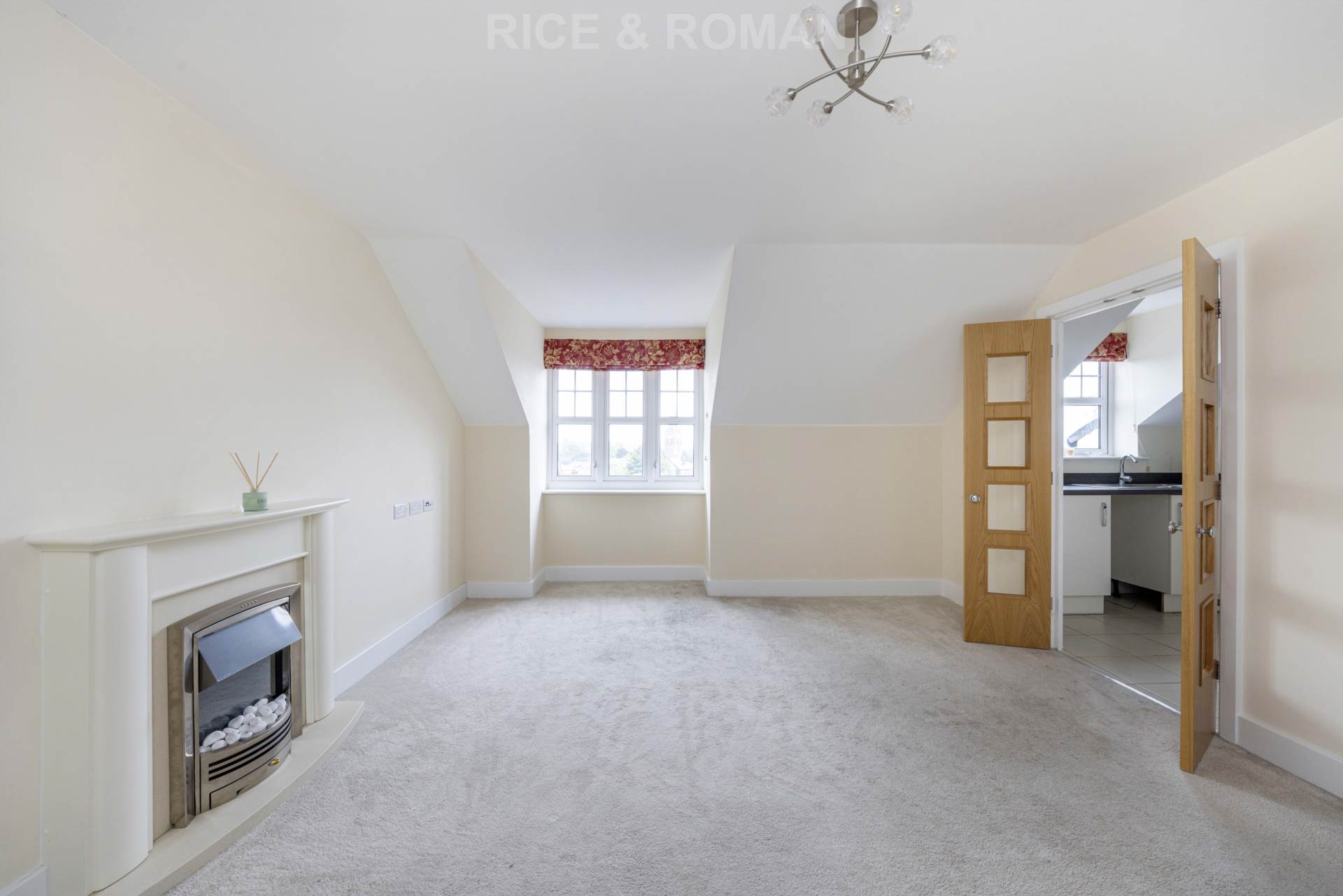 Flat Fairford Road in Maidenhead