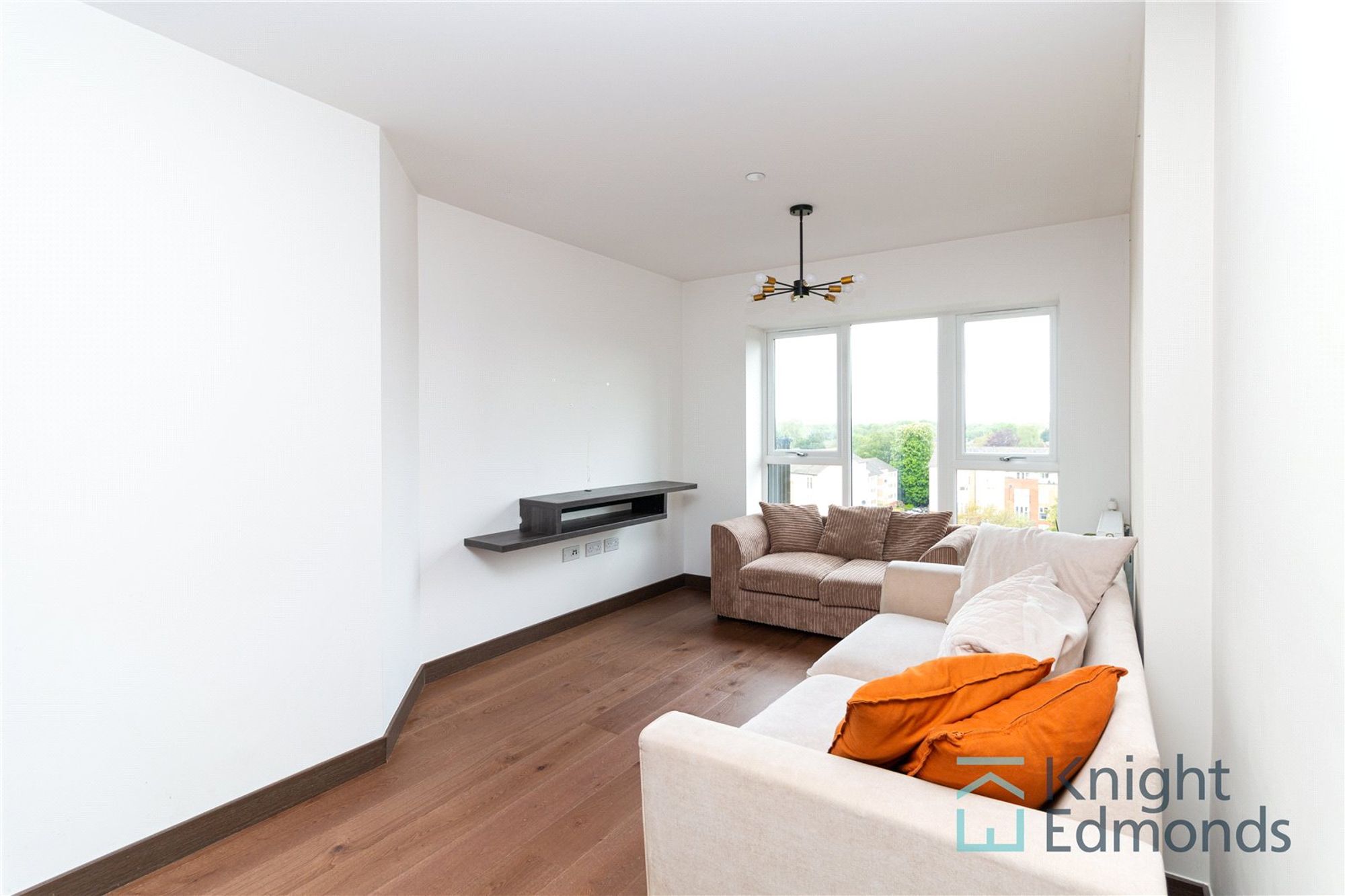 Flat Bambridge Court in Maidstone