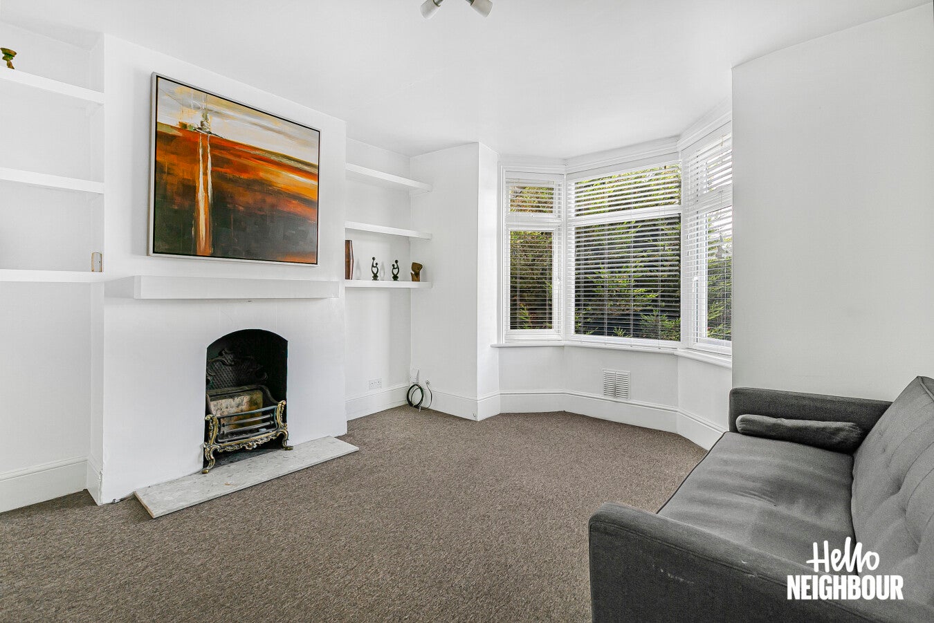 Flat Ellison Road in Greater London